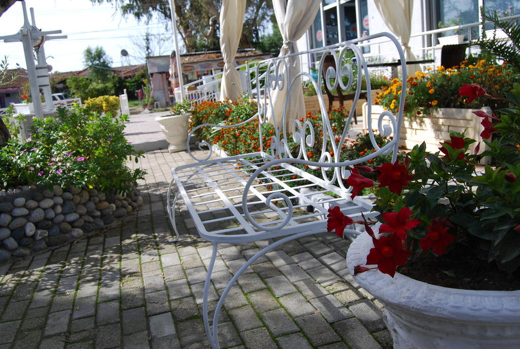 Hotel Marika Golem  Extérieur photo