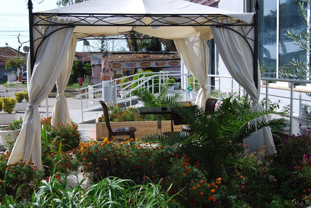 Hotel Marika Golem  Extérieur photo