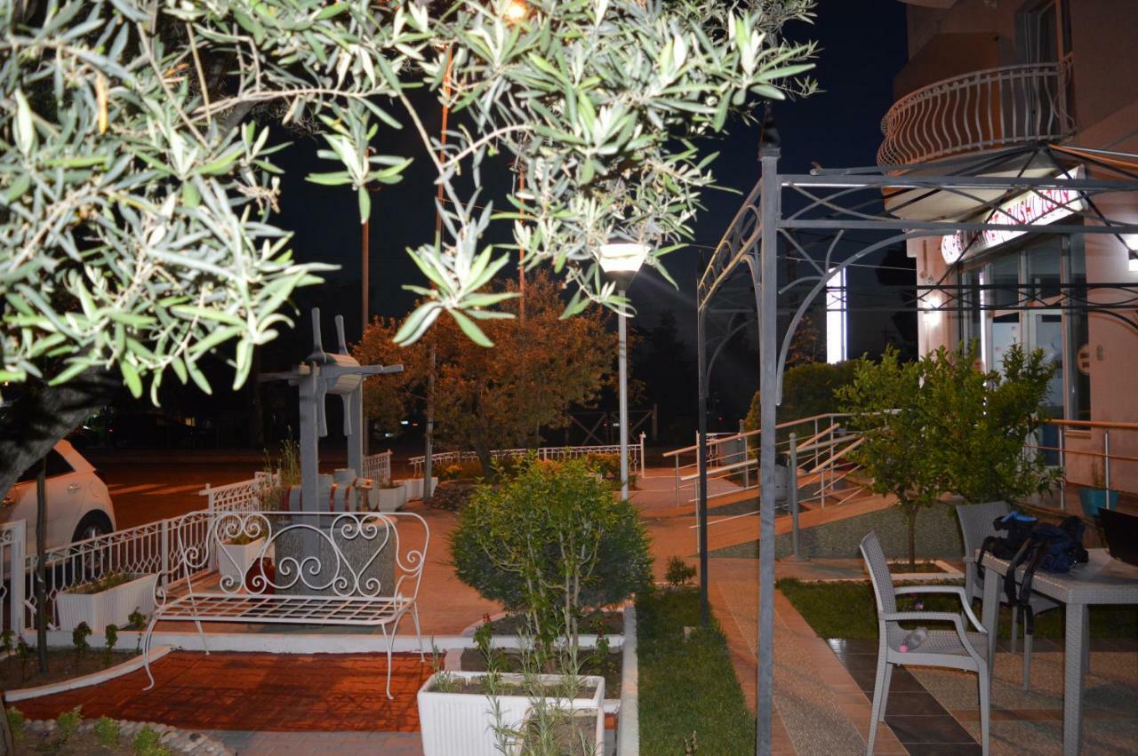 Hotel Marika Golem  Extérieur photo