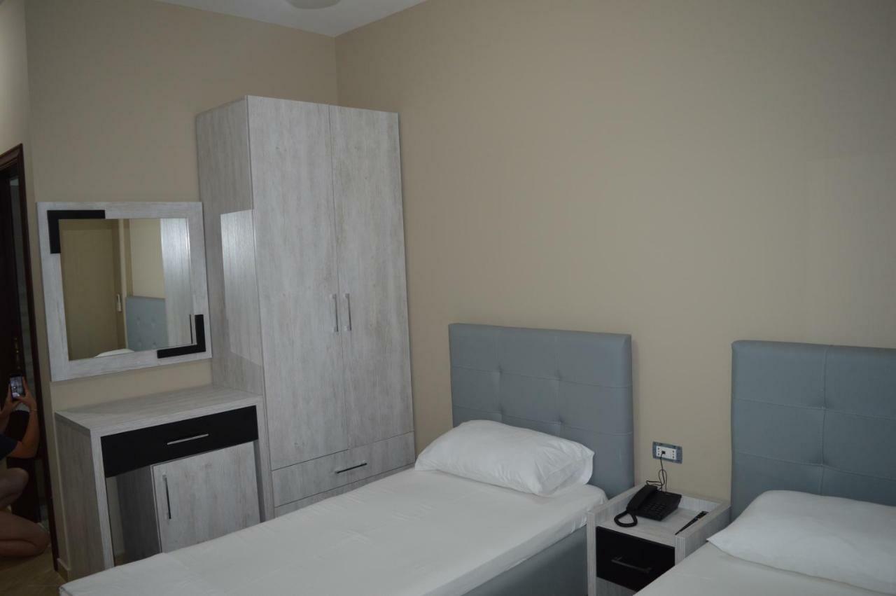 Hotel Marika Golem  Extérieur photo